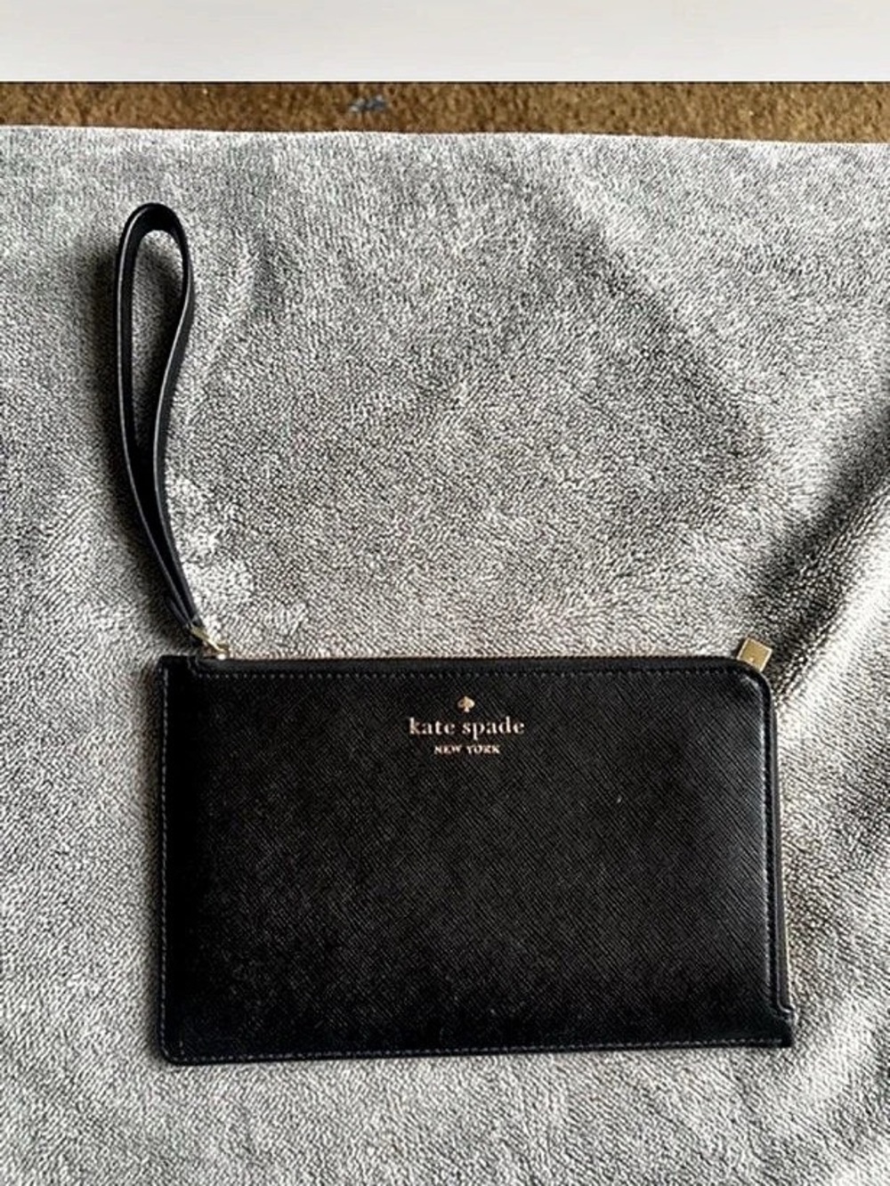 Kate Spade Lucy Medium L-Zip Wristlet Black